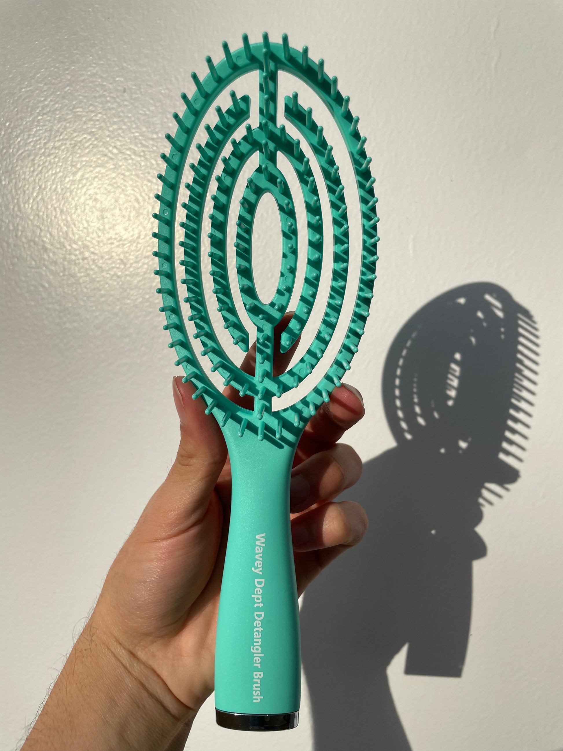 Wavey Department Curved Detangler