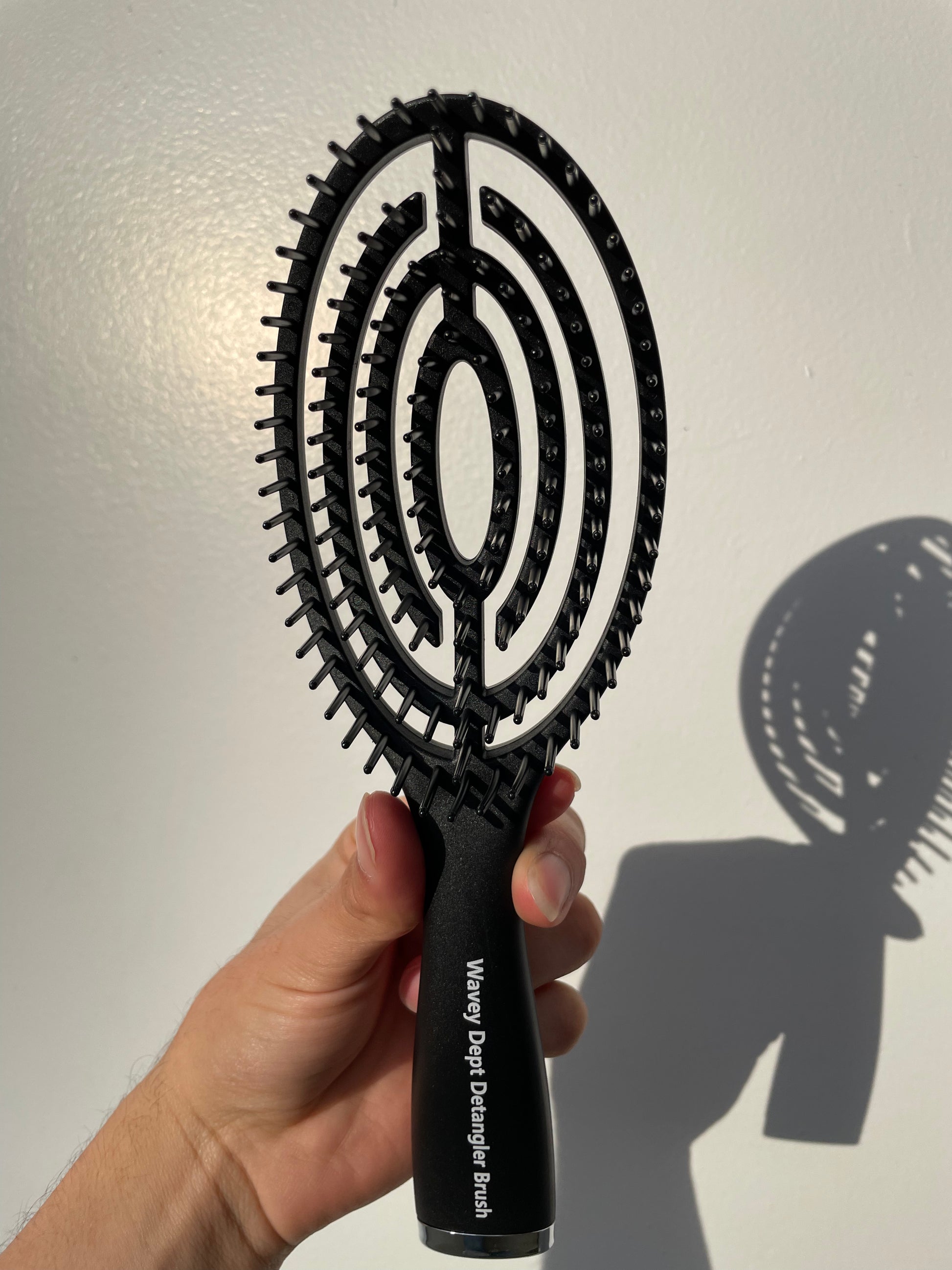 Wavey Department Curved Detangler